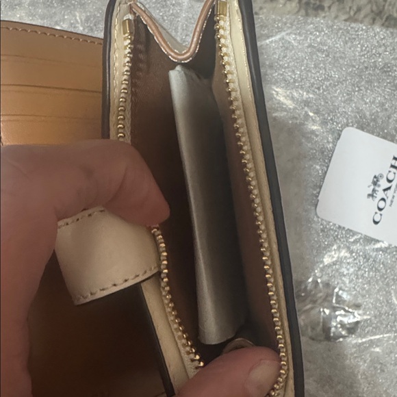 Coach Cream Wallet with Floral Design - Picture 5 of 6